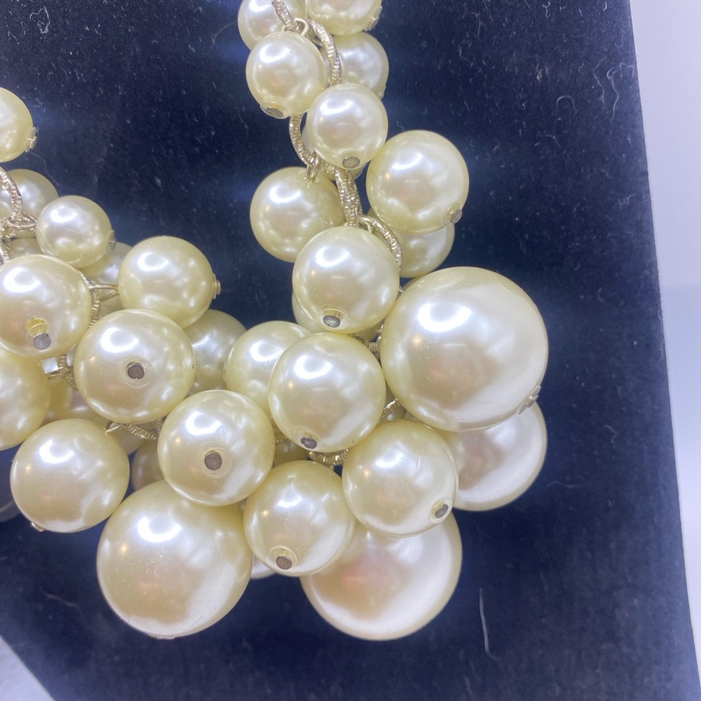 Elegant Pearl Necklace